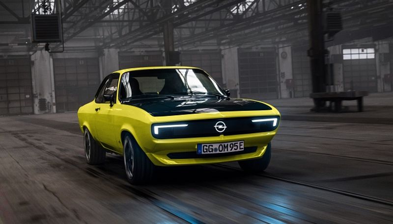 Opel mit Manta GSe ElektroMOD und Mokka-e beim „4th Annual E-Cannonball 2021“