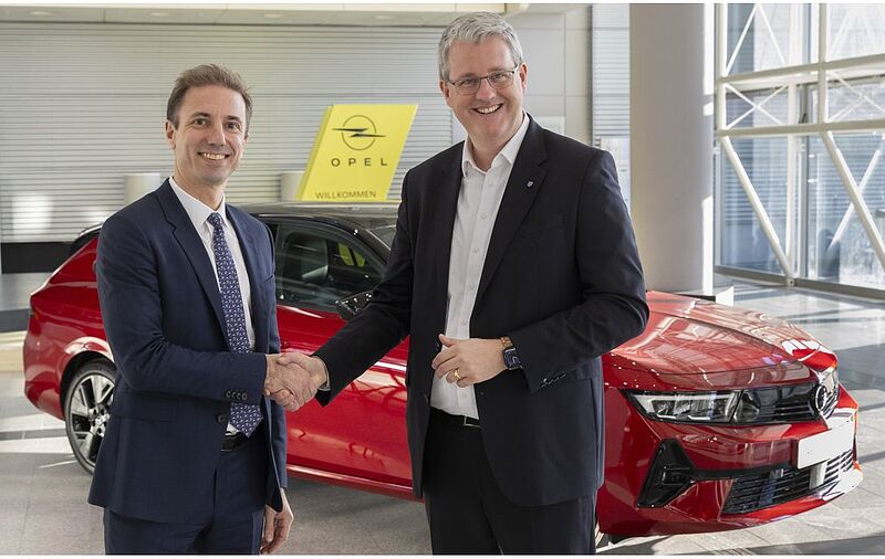 Oberb&uuml;rgermeister Patrick Burghardt zu Besuch bei Opel