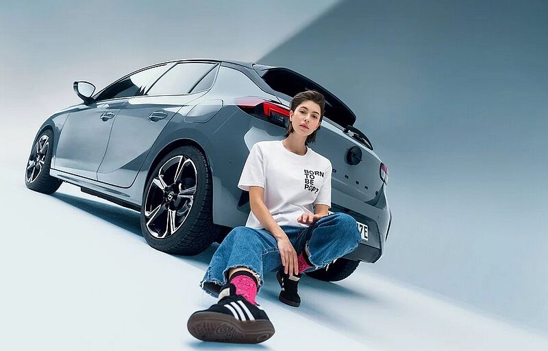 Jetzt online st&ouml;bern: Neuer Opel Collection Shop mit Mode und Accessoires im klaren, mutigen Opel-Style