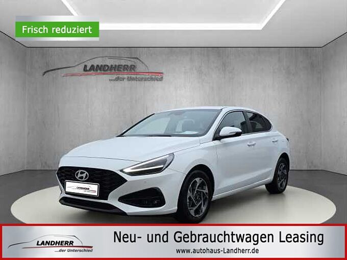 Hyundai i30 Fastback Family 5.J Garantie//Rückfahrkamera/Lenkradheizung