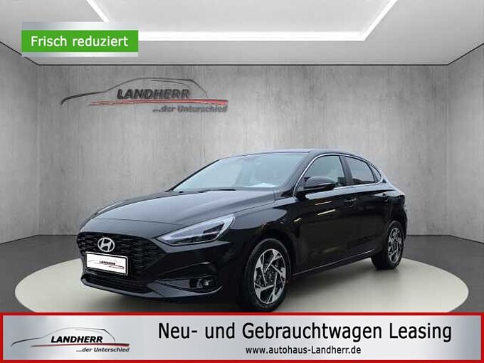 Hyundai i30 Fastback Family 5.J Garantie//Rückfahrkamera/Lenkradheizung