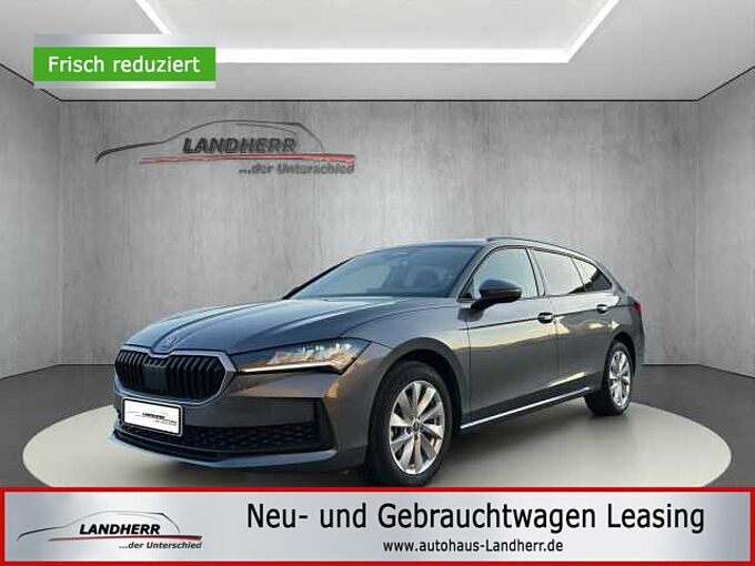 SKODA Superb Essence Rückfahrkamera/Navigationssystem