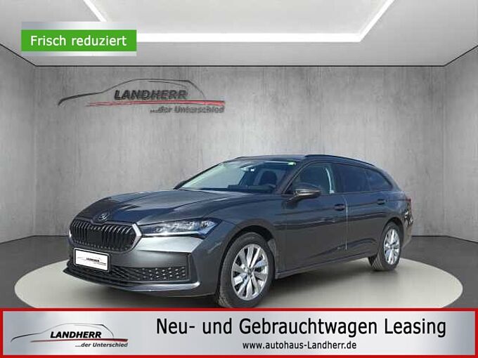 SKODA Superb Combi Essence Kamera / Navi