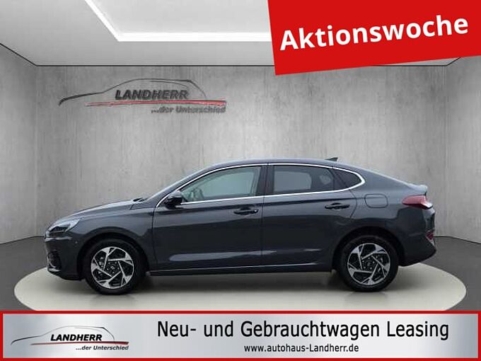 Hyundai i30 Fastback Family 5.J Garantie//Rückfahrkamera/Lenkradheizung