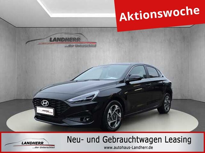 Hyundai i30 Fastback Family 5.J Garantie//Rückfahrkamera/Lenkradheizung