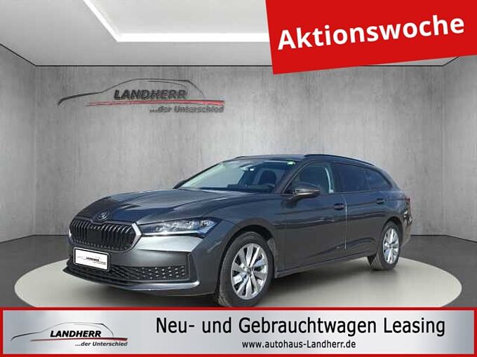SKODA Superb Combi Essence Kamera / Navi