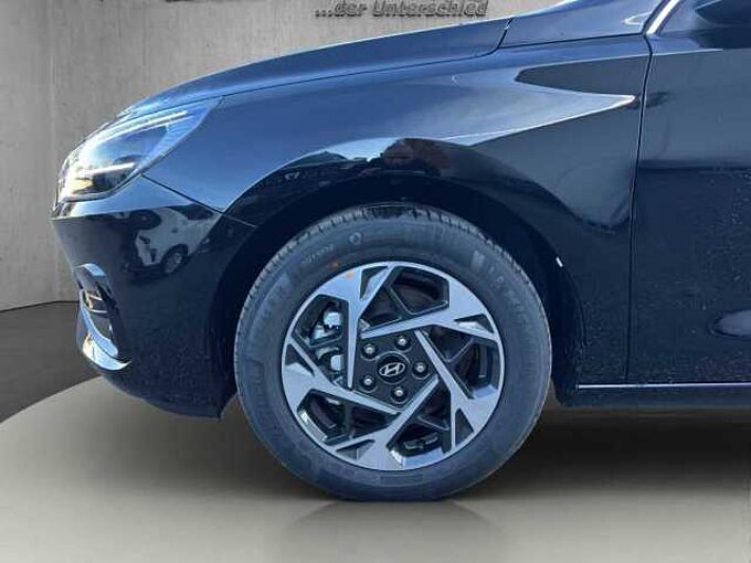 Hyundai i30 Kombi 1.5 T-GDI Family // LED/Kamera/SHZ