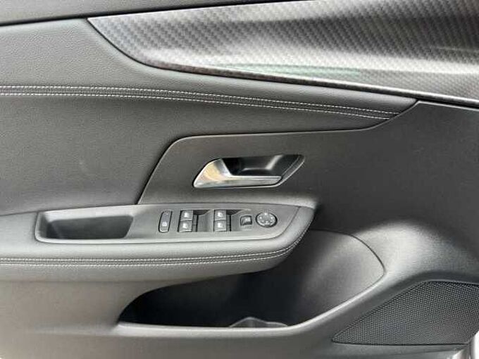 Opel Mokka E Ultimate SHZ/LHZ/PDC vorne und hinten