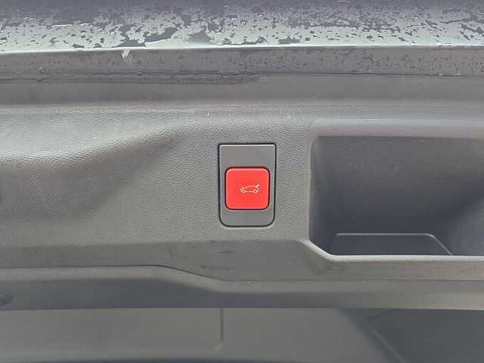 Peugeot 5008 Hybrid GT //Navi/4x Sitzheizung /LED