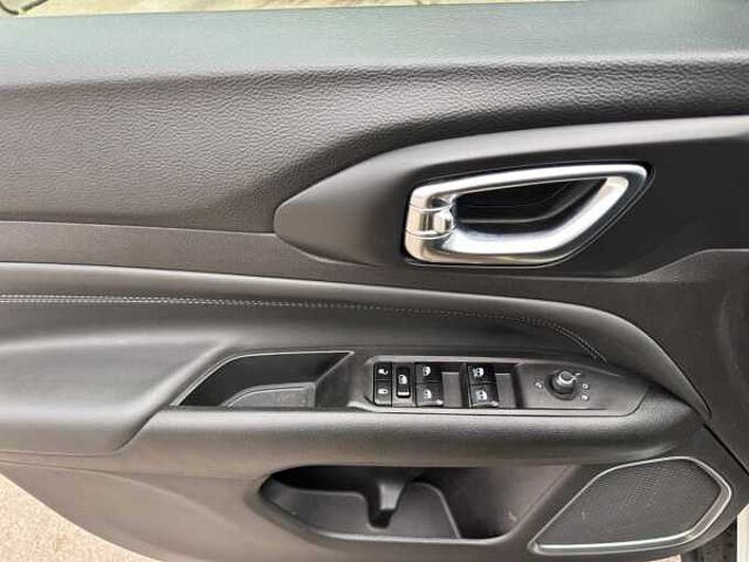 Jeep Compass 1.3 Night Eagle *LED/SHZ/PDC*