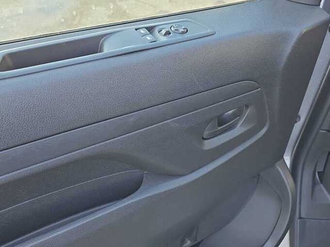 Opel Vivaro Kombi Lang //9-Sitzer/ Navi /Einparkhilfe