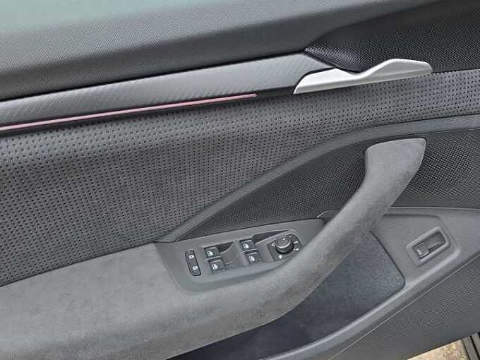 SKODA Superb 2.0 TSI 4x4 Sportline //Head-Up/Pano/AHK