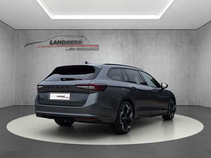 SKODA Superb 2.0 TDI 4x4 Sportline //Head-Up/AHK/ Pano