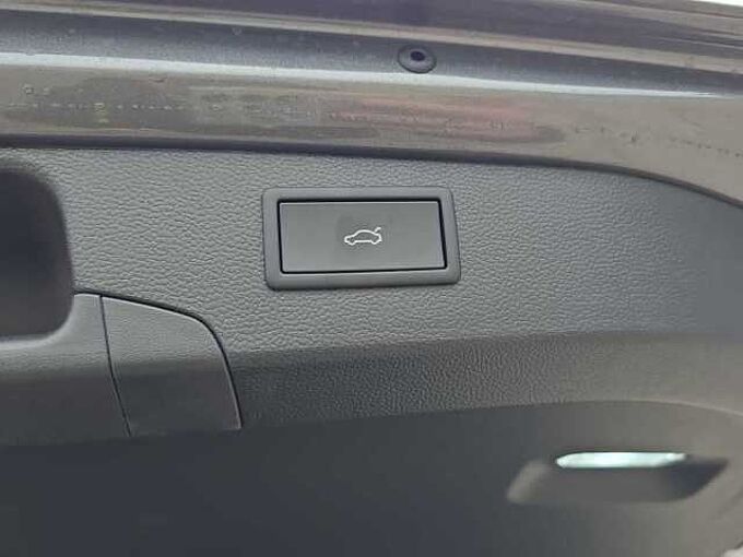 SKODA Superb 2.0 TDI 4x4 Sportline //Head-Up/AHK/ Pano