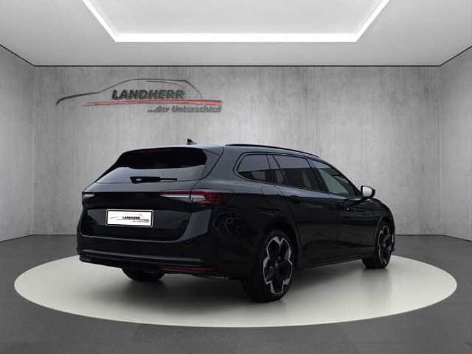 SKODA Superb 2.0 TSI 4x4 Sportline //Head-Up/Pano/AHK