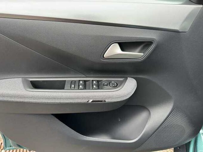 Opel Frontera 1.2 Hybrid GS  //7-Sitze / Navi / Kamera /Einparkhilfe