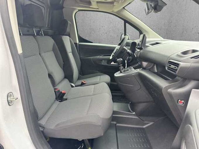 Opel Combo 1.5 D  / 3-Sitzer, Kamera/PDC vo+hi