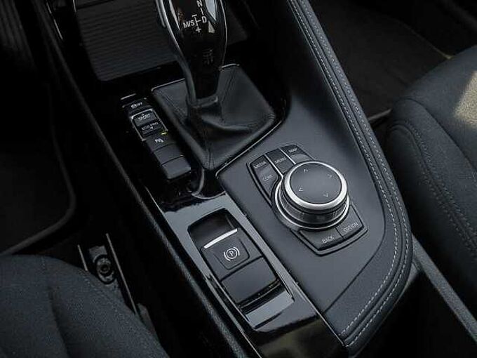 BMW X2 sDrive18i Advantage *LED/Navi/SHZ/Kamera*
