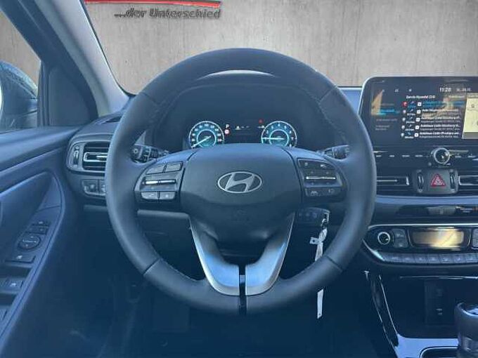 Hyundai i30 1.5 Family 5.J. Garantie/Lenkradheizung