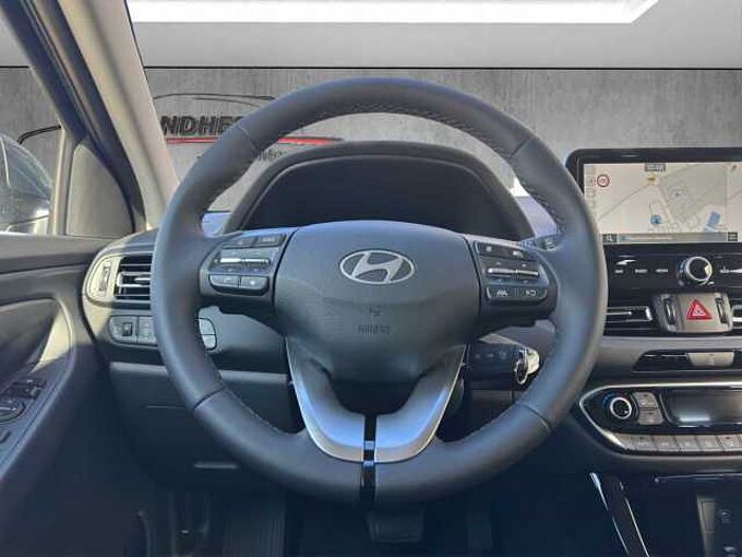 Hyundai i30 Kombi Family 1.5 T-GDI 5.J Garantie/ Navi/ SHZ