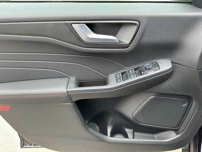 Ford Kuga ST-Line // 5 J. Garantie /AHK/Winterpaket