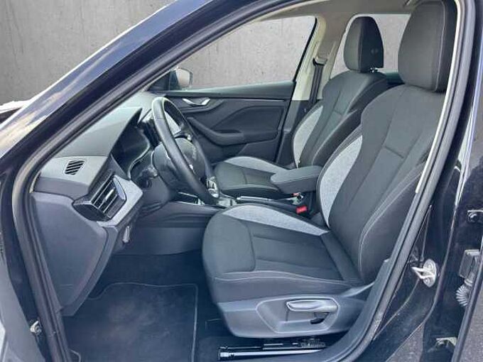 SKODA Kamiq 1.0 TSI Black Doc // LED/Sitzheizung /Kamera