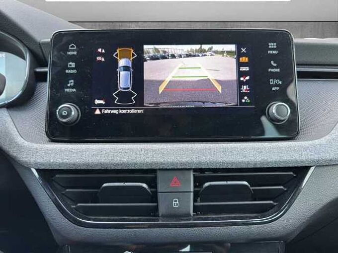 SKODA Kamiq 1.0 TSI Black Doc // LED/Sitzheizung /Kamera