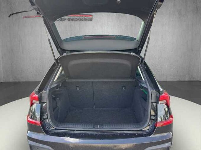 SKODA Kamiq 1.0 TSI Black Doc // LED/Sitzheizung /Kamera