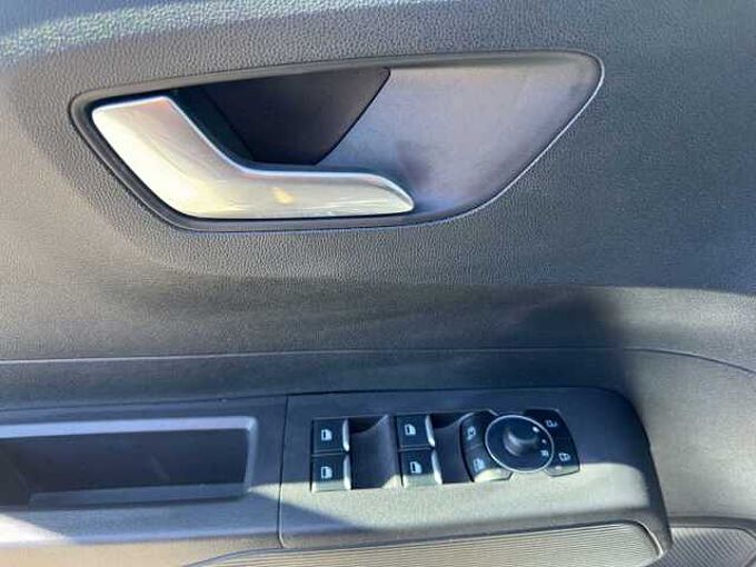 Ford Tourneo Courier Active /SHZ/Kamera/Navi /PDC