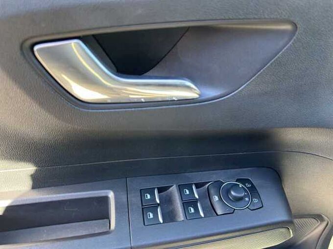 Ford Tourneo Courier EcoBoost Titanium // Alu/Kamera