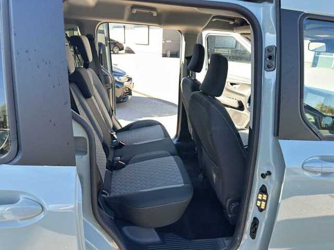 Ford Tourneo Courier EcoBoost Titanium // Alu/Kamera