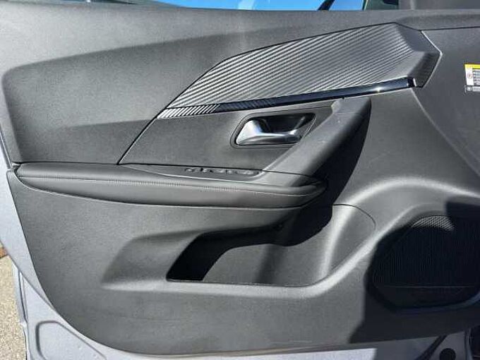 Peugeot 2008 Allure // ACC/Kamera 360°/LED/SHZ