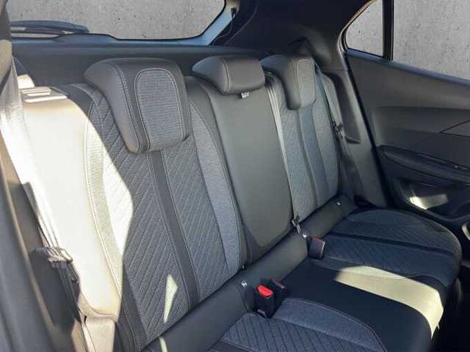 Peugeot 2008 Allure // ACC/Kamera 360°/LED/SHZ