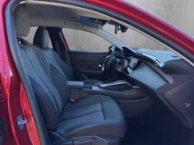 Peugeot 408 1.2 PureTech 130 Allure //Kamera/Winterpaket 