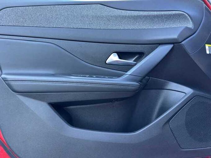 Peugeot 408 1.2 PureTech 130 Allure //Kamera/Winterpaket 