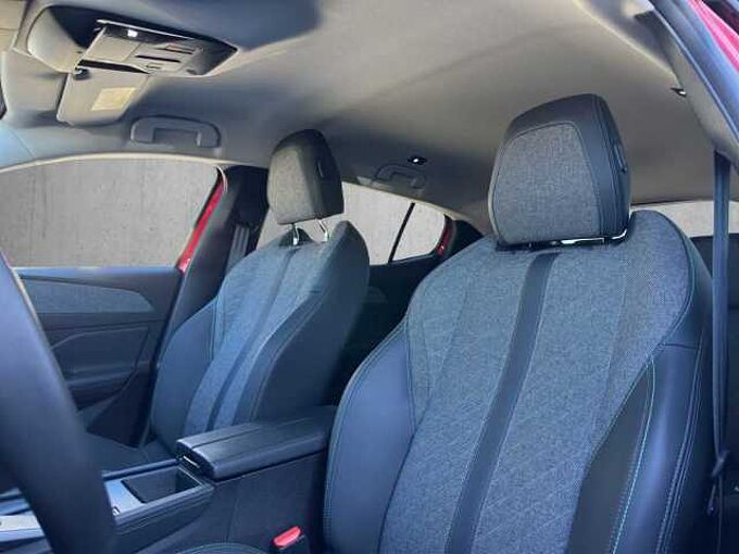 Peugeot 408 1.2 PureTech 130 Allure //Kamera/Winterpaket 