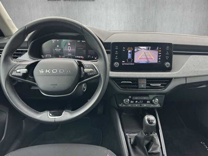 SKODA Kamiq 1.0 TSI Black Doc // LED/Sitzheizung /Kamera