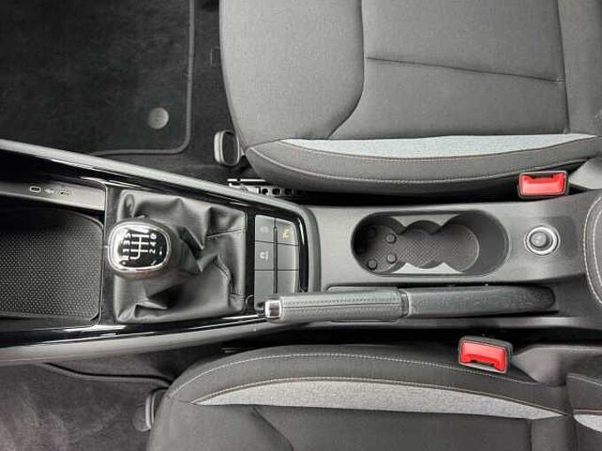 SKODA Kamiq 1.0 TSI Black Doc // LED/Sitzheizung /Kamera