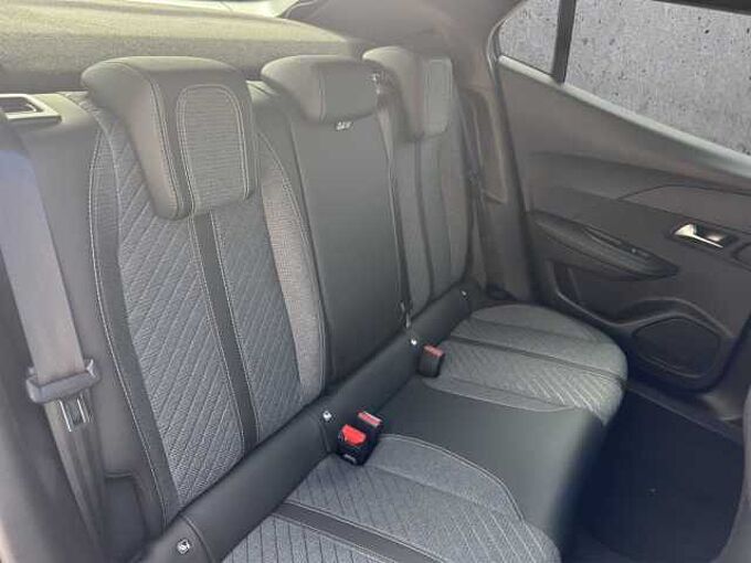 Peugeot 2008 Allure // ACC/Kamera 360&deg;/LED/SHZ