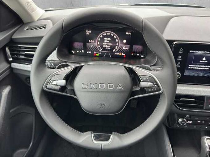 SKODA Kamiq 1.0 TSI Selection //Einparkhilfe/Sitzheizung/ LED