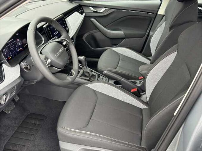 SKODA Kamiq 1.0 TSI Selection //Einparkhilfe/Sitzheizung/ LED