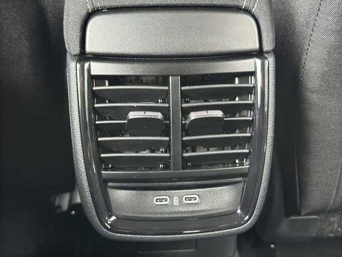 SKODA Kamiq 1.0 TSI Selection //Einparkhilfe/Sitzheizung/ LED