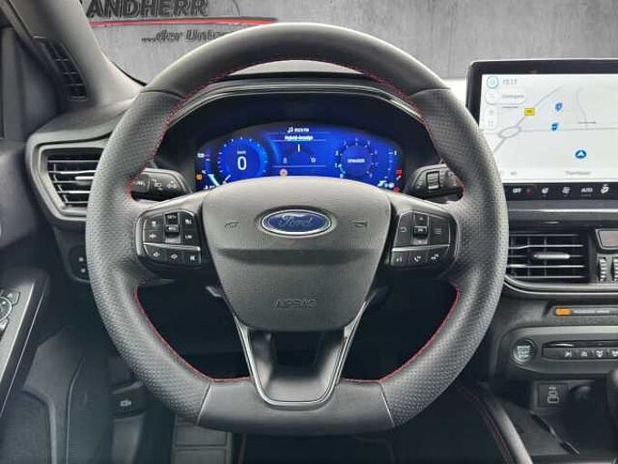 Ford Focus Turnier ST Line X //AHK/eletr.Heckklappe Head UP