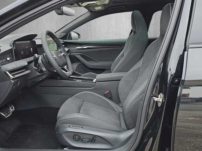 SKODA Superb 2.0 TSI 4x4 Sportline //Head-Up/Pano/AHK