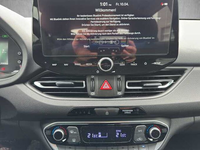 Hyundai i30 1.5 48V Hybrid Intro *LED/Navi/Kamera/SHZ*