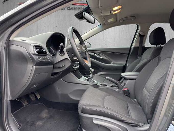 Hyundai i30 1.5 48V Hybrid Intro *LED/Navi/Kamera/SHZ*