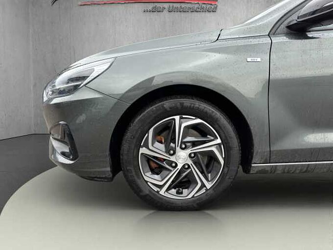 Hyundai i30 1.5 48V Hybrid Intro *LED/Navi/Kamera/SHZ*