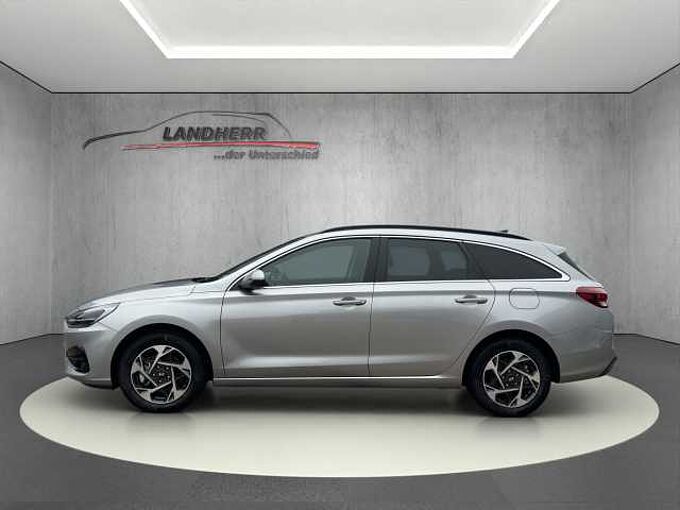Hyundai i30 1.5 Family Rückfahrkamera/Lenkradheizung