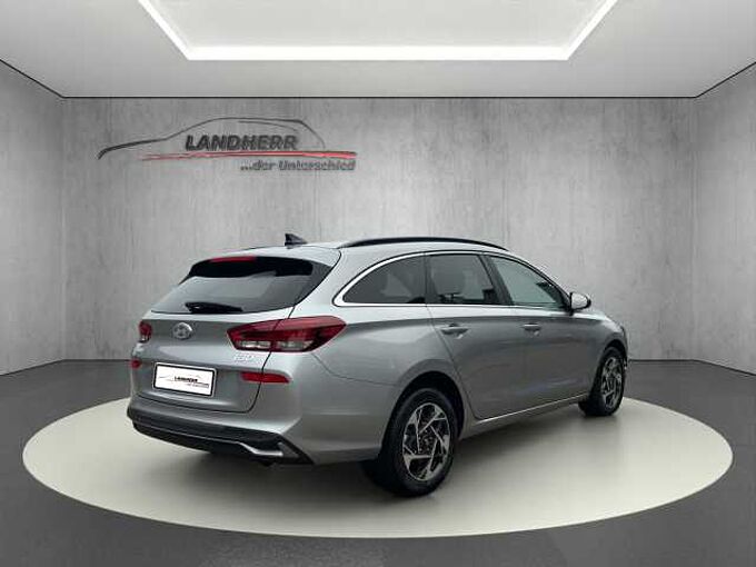 Hyundai i30 1.5 Family Rückfahrkamera/Lenkradheizung