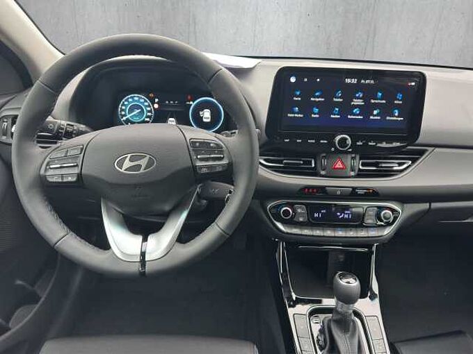 Hyundai i30 1.5 Family Rückfahrkamera/Lenkradheizung